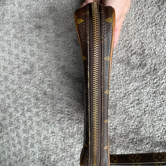 Authentic Louis Vuitton Marly Clutch - Picture 16 of 16